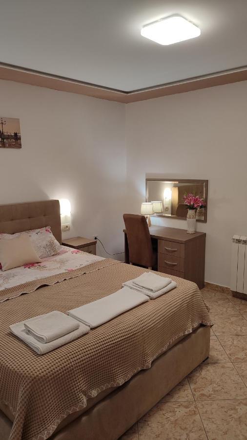 Apartments Familia Будва Екстериор снимка